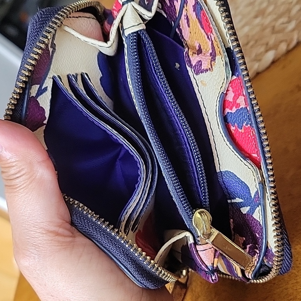 Tory Burch Wallet - Picture 4 of 5